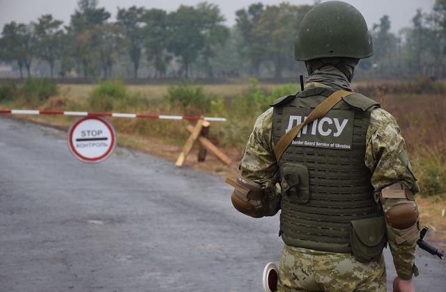 На Львівщині чоловік намагався перетнути кордон із фальшивими свідоцтвами про народження дітей