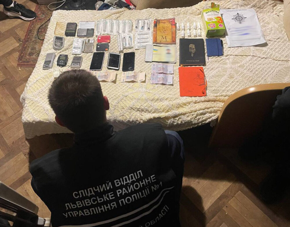 У Львові за добу затримали трьох наркоторговців