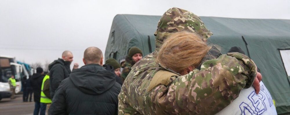 Із полону повернули майже 600 осіб, серед них близько 100 цивільних, решта – військові