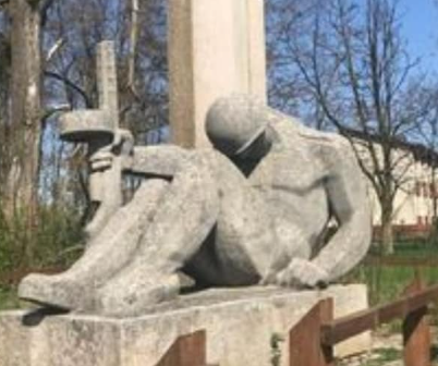У селі на Львівщині демонтували пам’ятник радянському солдату