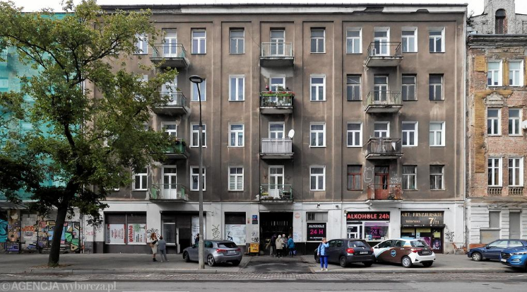 Як українцям придбати житло у Польщі