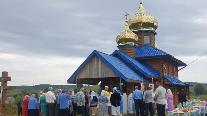 Мешканці села на Львівщині вимагають звільнення вчителів, які відвідують храми МП