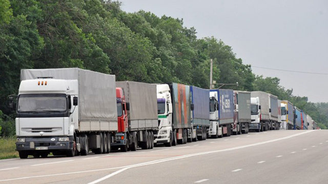 В Україні з жовтня запрацює електронна черга для перетину кордону вантажівками