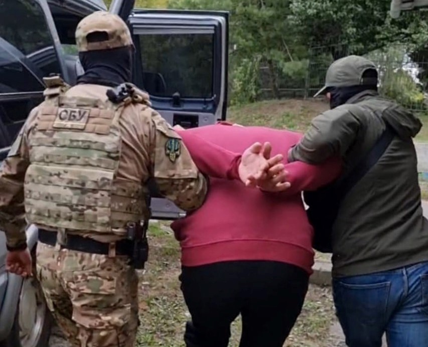 На Харківщині затримали агента РФ, який коригував вогонь та “здавав” позиції ЗСУ