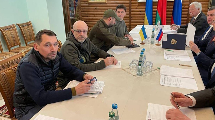 В Україні відповіли на чергову пропозицію РФ сісти за стіл переговорів