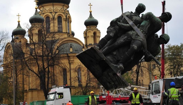 У Польщі одночасно демонтують чотири пам’ятники “вдячності Червоній армії”