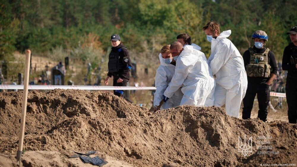 На деокупованих територіях вже ексгумували приблизно тисячу тіл загиблих