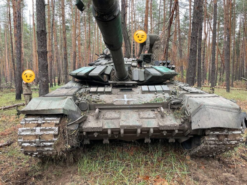 Нацгвардійці “затрофеїли” під Лиманом російський танк
