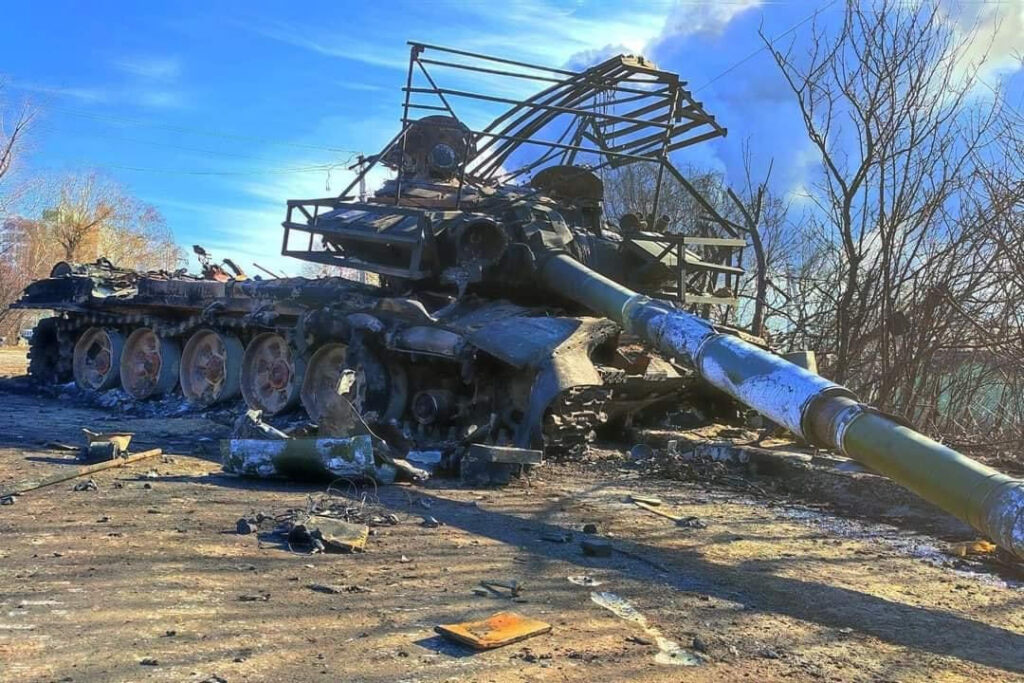РФ втратила в Україні понад 8 тисяч одиниць військової техніки