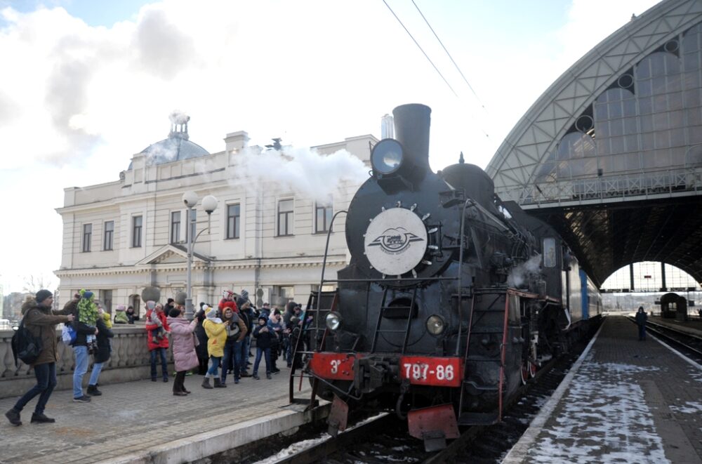 На свята зі Львова в Брюховичі запустять ретро-потяг