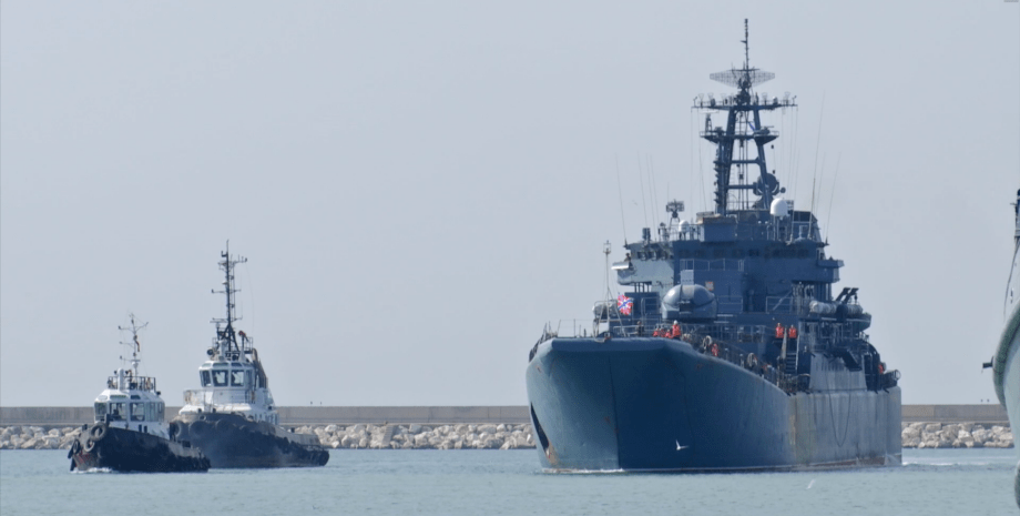 Росія тримає у Чорному морі 15 кораблів