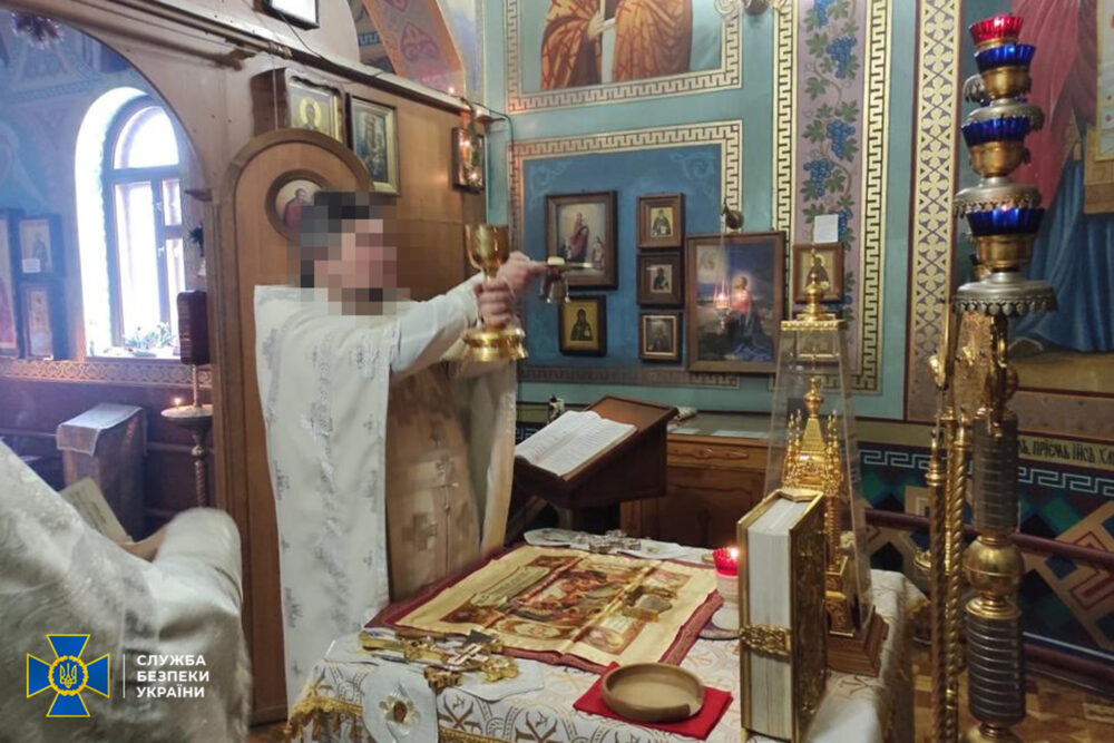 До 12 років ув’язнення засудили священника УПЦ (МП), який “зливав” позиції ЗСУ в Сєвєродонецьку