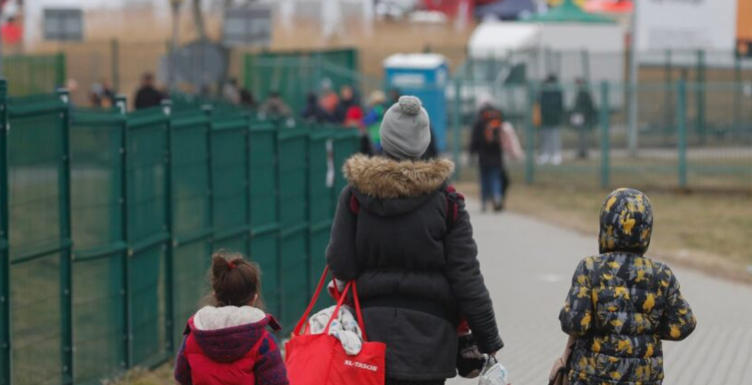 Скільки українців готові виїхати за кордон на зиму. Опитування