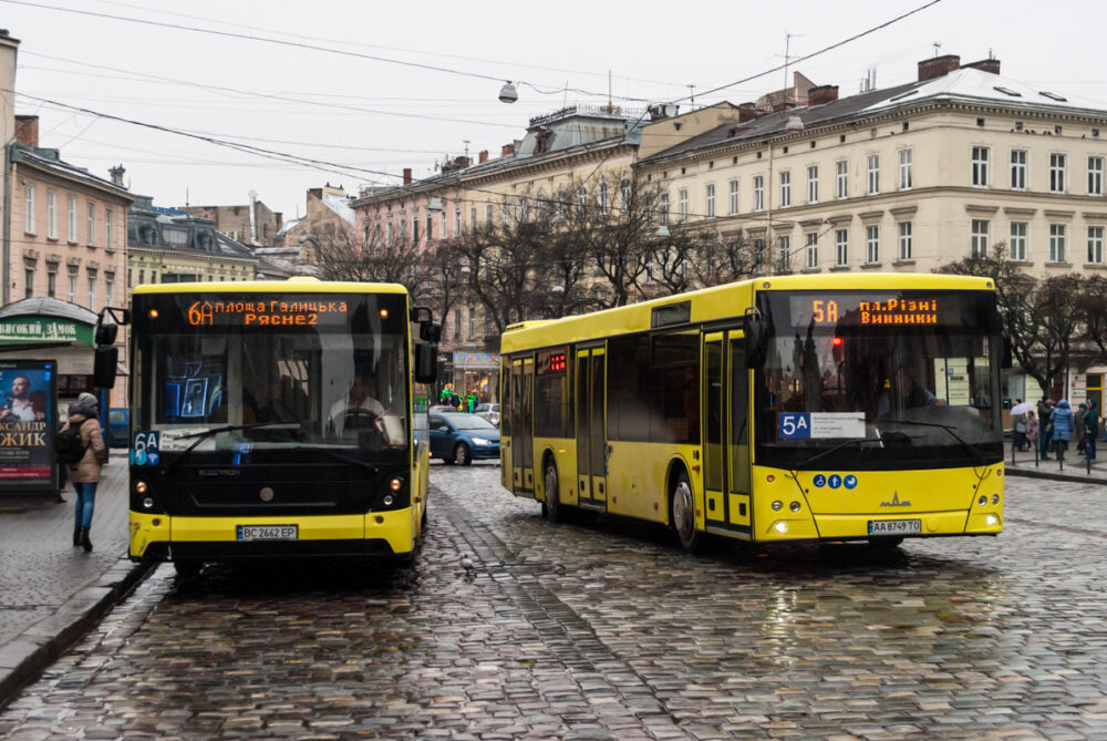 На Львівщині виявили порушення в роботі 123 автобусів