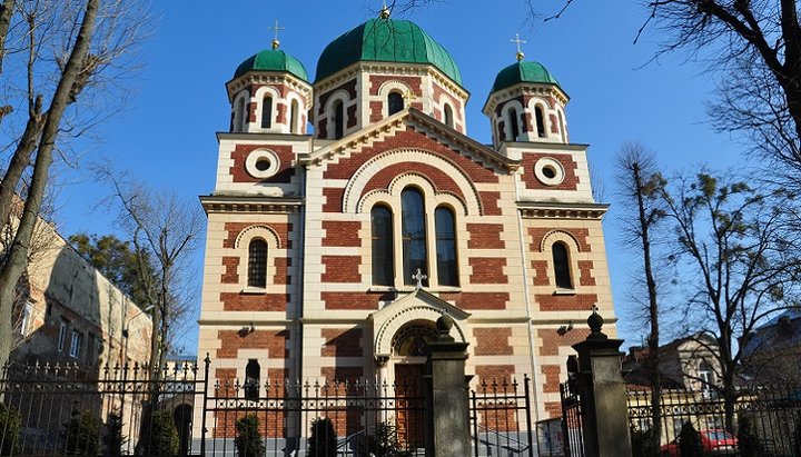 КСУ визнав конституційним закон, відповідно до якого УПЦ МП має змінити назву