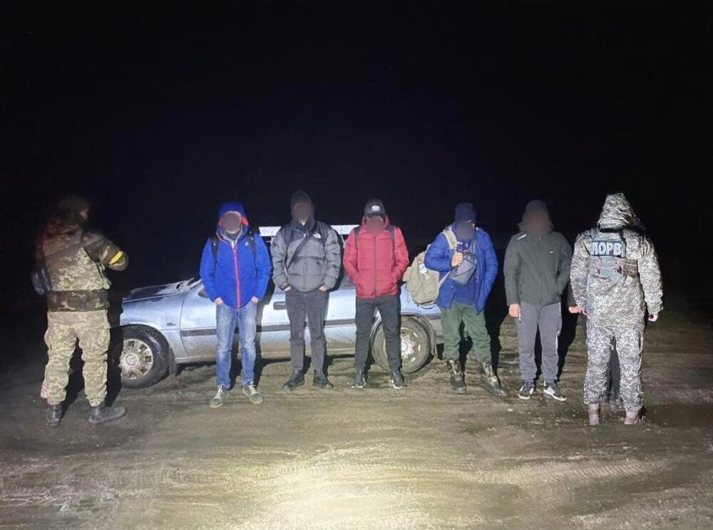 Прикордонники затримали чотирьох українців біля кордону з Молдовою