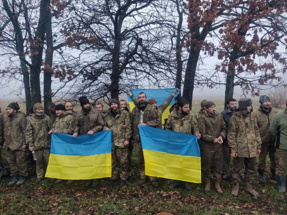 Україна повернула 64 військових з російського полону