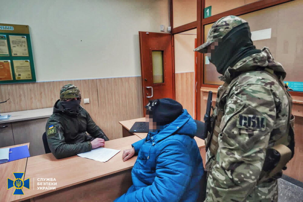 На Донеччині затримали колаборантку, яка приєдналась до лав місцевої окупаційної адміністрації