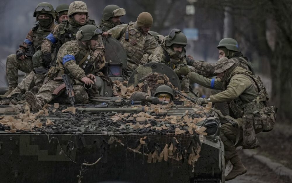 ЗМІ підрахували, скільки зброї передали Україні від початку повномасштабної війни