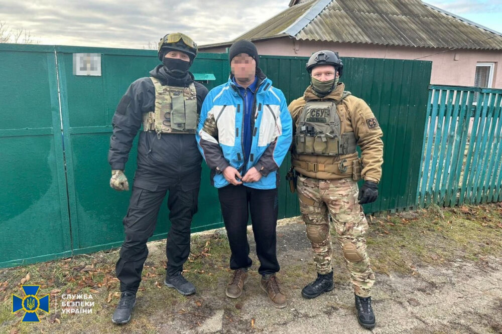 На Харківщині затримали експосадовців Укрзалізниці, які допомагали перекидати воєнні ешелони рф в Україну