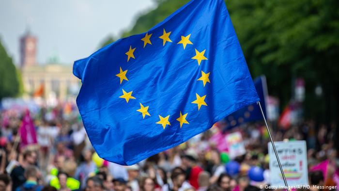 74% громадян ЄС схвалюють підтримку України у війні проти рф. Опитування
