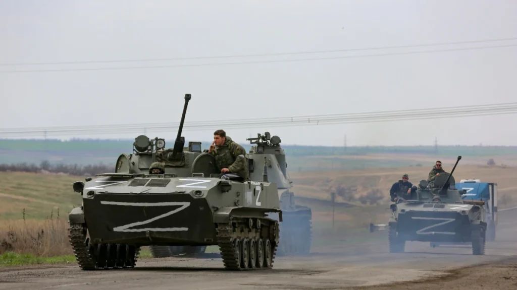 рф передислоковує на північ Криму нові військові підрозділи