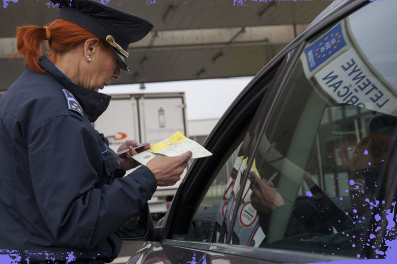 При перетині кордону автомобілем без власника нотаріально посвідчена довіреність не потрібна