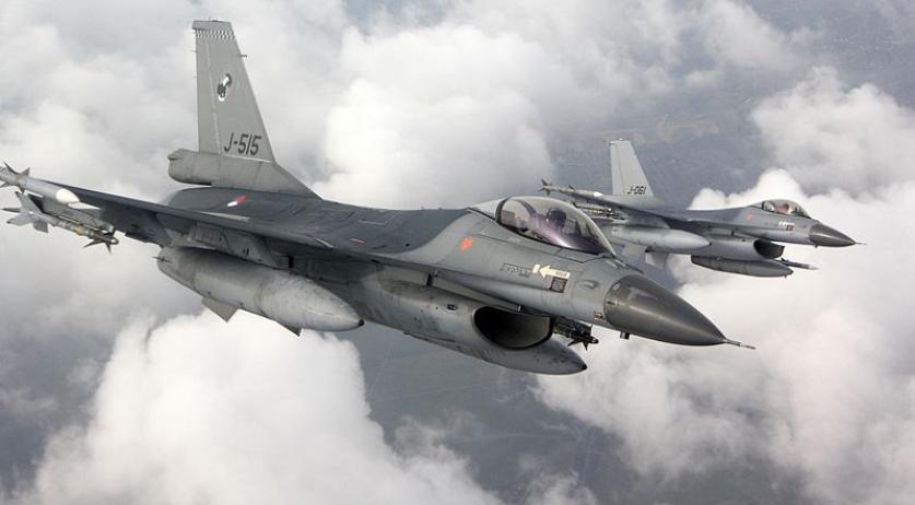 Нідерланди готові поставити Україні винищувачі F-16