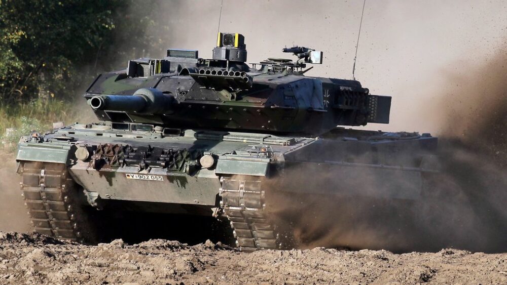 У Польщі повідомили, коли передуть Україні решту танків Leopard 2