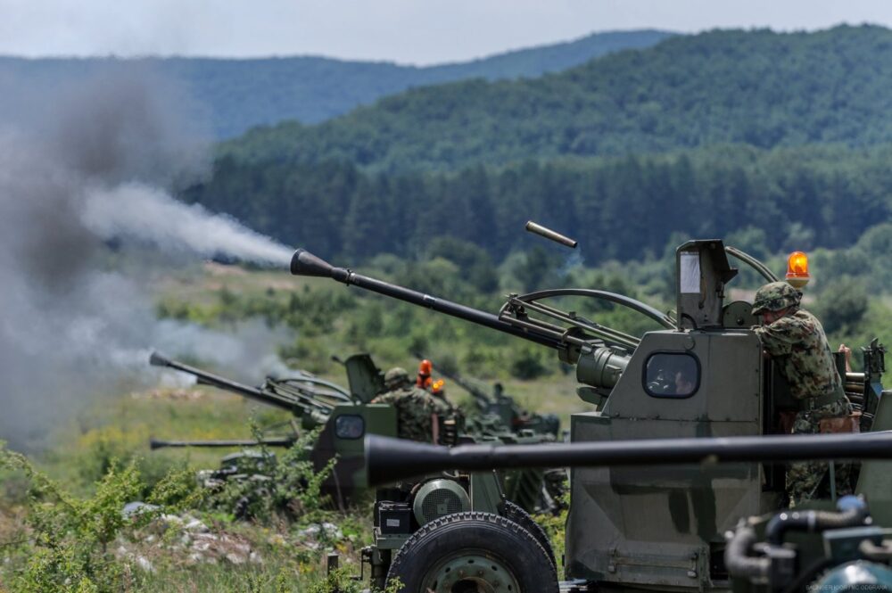 У Литві завершили курс навчання українських операторів зенітної гармати L70