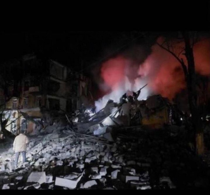 Росіяни обстріляли житловий будинок у Краматорську, щонайменше двоє загиблих