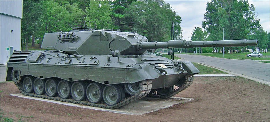Уряд Німеччини дозволив виробникам передавати Україні танки Leopard 1