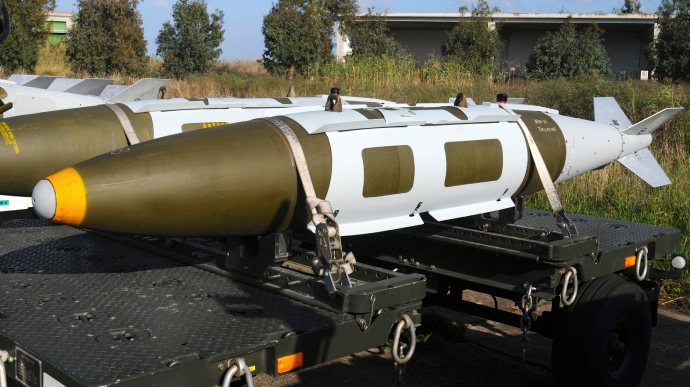 Повітряні сили України вже використовують “розумні” бомби JDAM