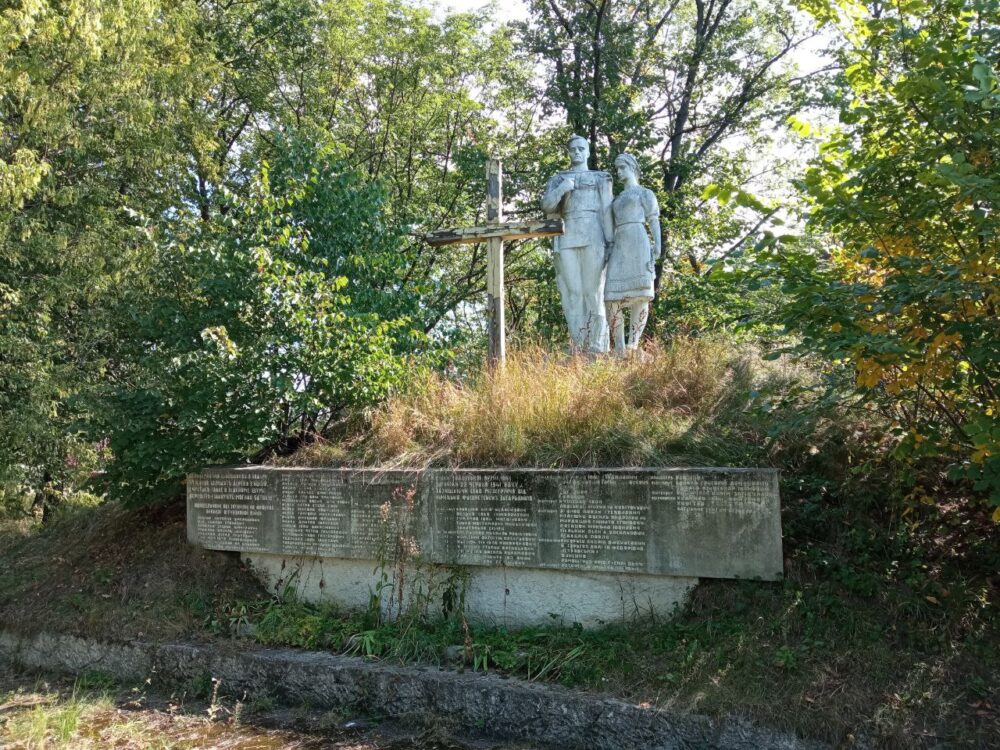 На Львівщині демонтують ще один радянський монумент