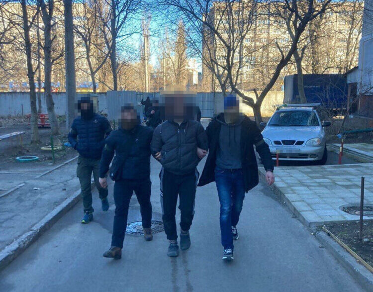 У Миколаєві затримали агента фсб, який розвідував місця базування іноземного озброєння