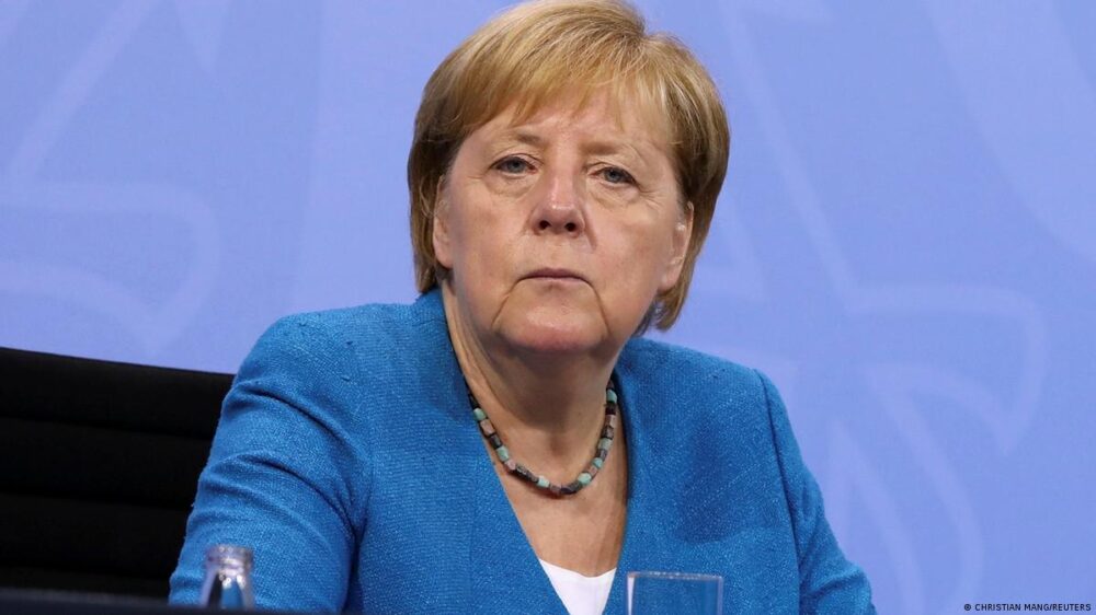 У Бундестазі назвали Меркель відповідальною за війну в Україні