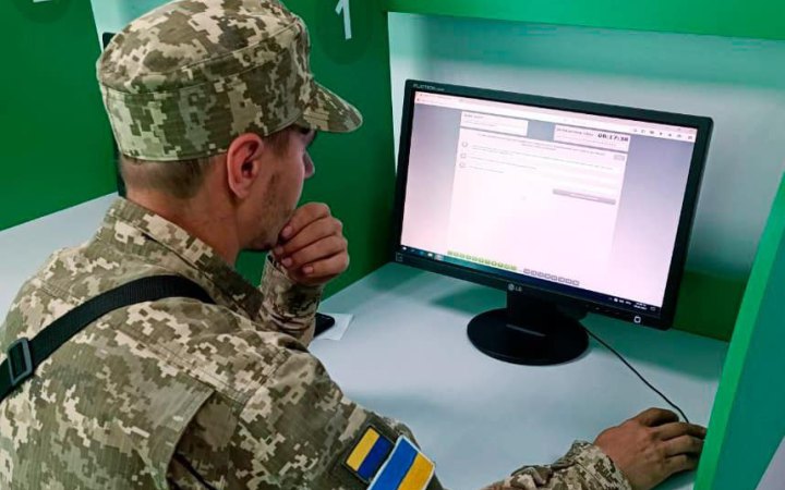 Для іноземців, які служать у ЗСУ, спростили процедуру отримання українських посвідчень водія