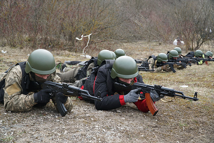 На Тернопільщині чергова група добровольців бригади “Лють” проходить навчання