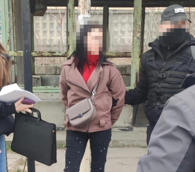 Жінку, яка передавала рф локації підприємств українського оборонпрому, затримали на Кіровоградщині