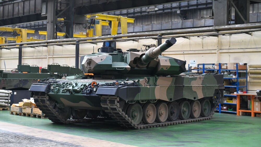 У Польщі відкриють центр для ремонту українських танків Leopard 2