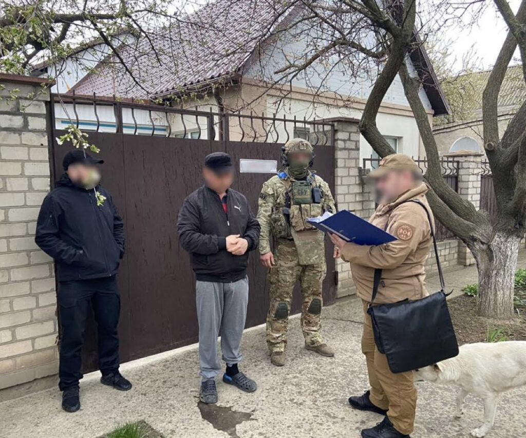 Затримали херсонця, який допомагав рф перекидати військові ешелони в Україну