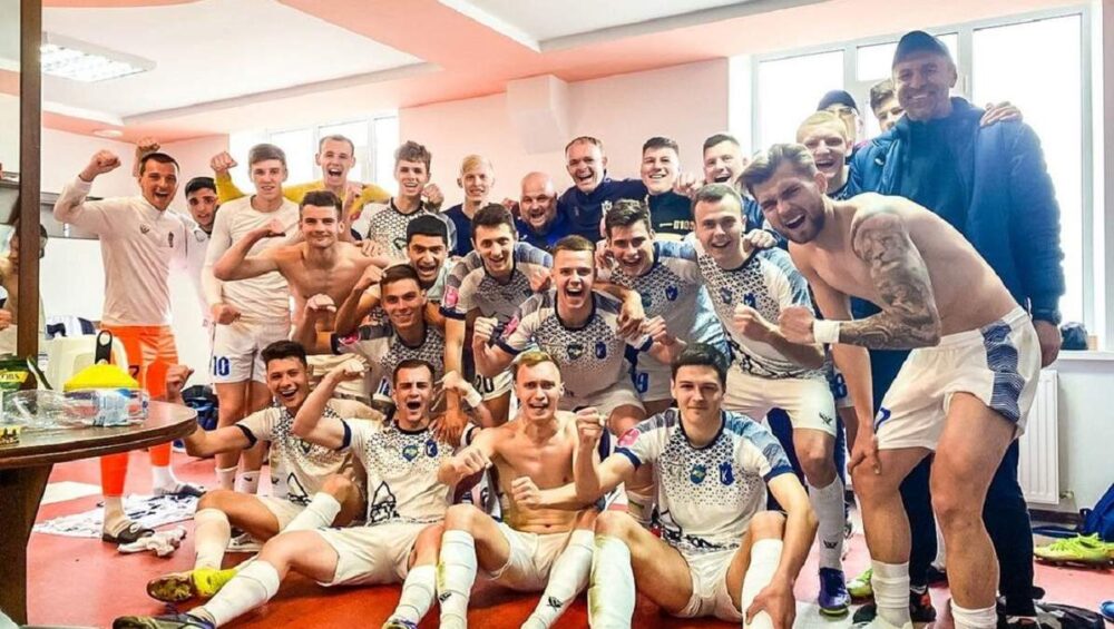 У Тернополі футболісти святкували перемогу у матчі під російськомовну попсу