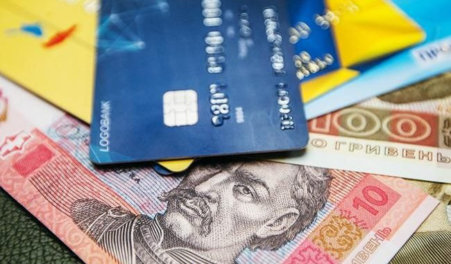 Псевдобанкіри ошукали тернополянку майже на 75 тисяч гривень