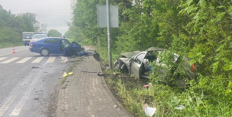 У потрійній ДТП на Львівщині загинув водій легковика