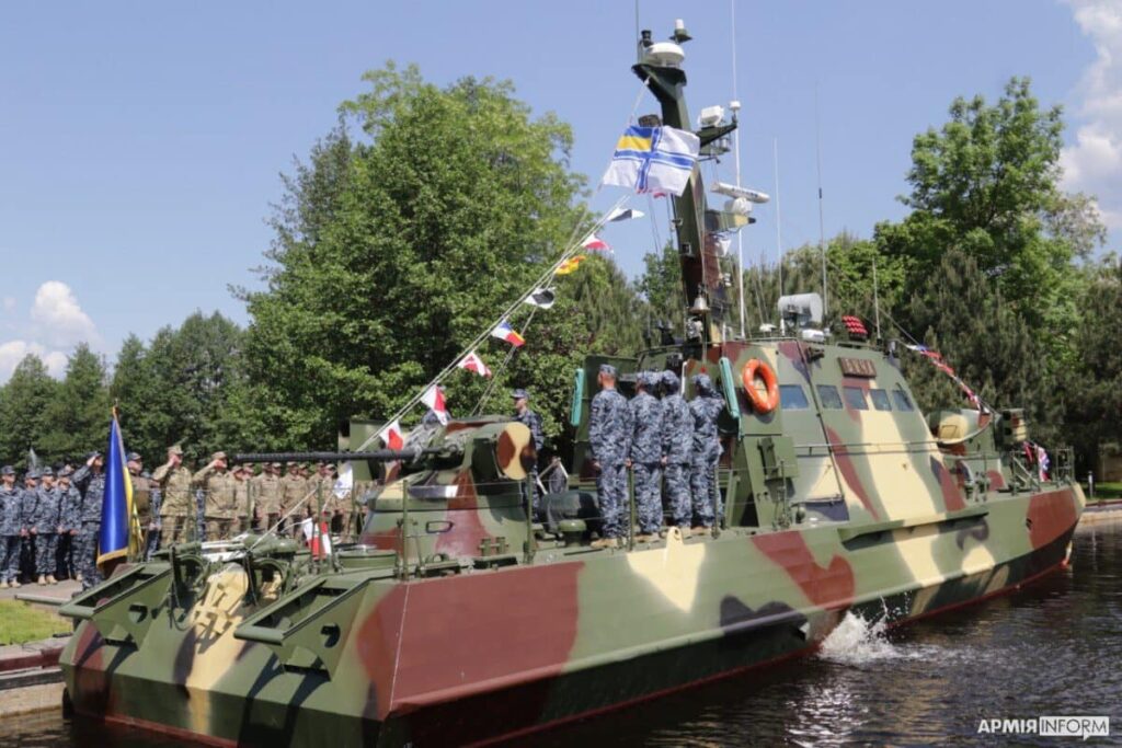 Військово-морські сили ЗСУ отримали на озброєння новий артилерійський катер