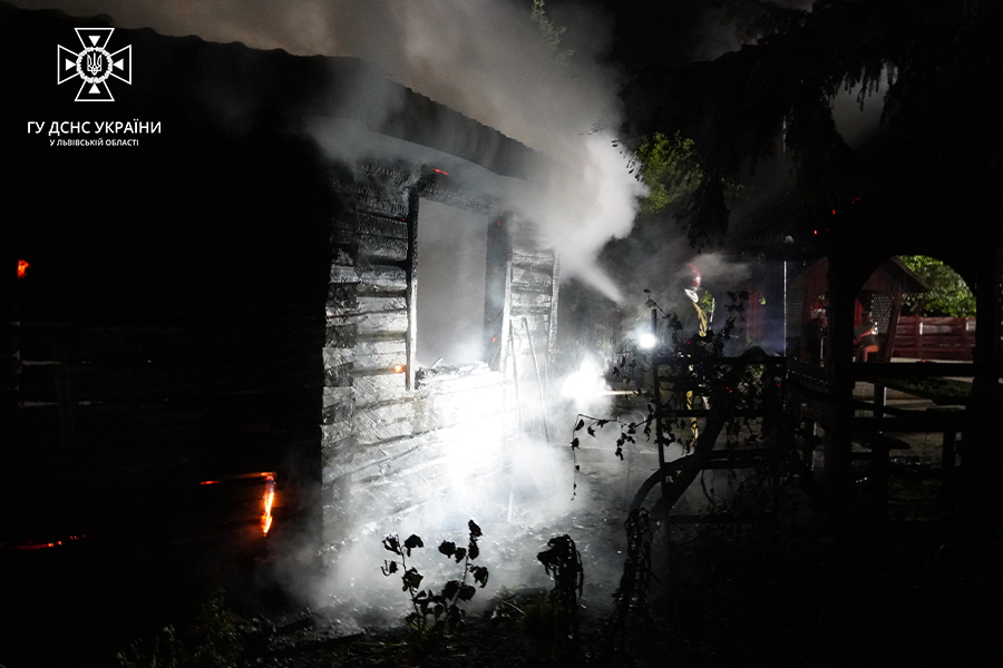 Під час пожежі у пансіонаті біля Львова загинула пенсіонерка