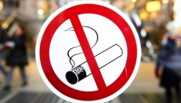 В Україні поновили контроль заборони куріння у кафе і ресторанах