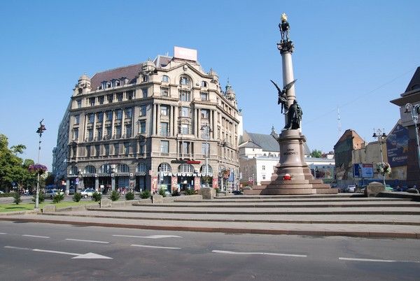 Один із найгарніших пам’ятників Міцкевичу у світі опиняється під загрозою