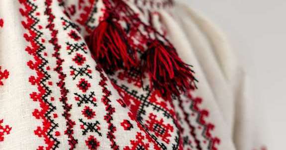 У Православній церкві України розповіли, чи можна вишивати на свята