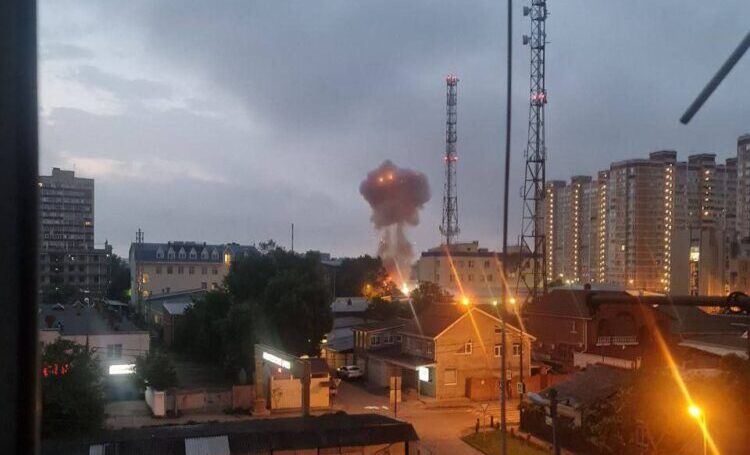 У центрі російського краснодара пролунало два вибухи